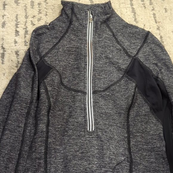 Lululemon Run: Dash Half Zip Reflective Pullover Heathered Coal - Picture 4 of 10